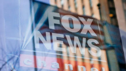 Cổ phiếu của Fox And News Corp tăng vọt khi Rupert Murdoch từ chức