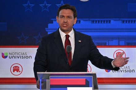 DeSantis ngay lập tức tấn công Trump tại cuộc tranh luận GOP về việc bỏ qua sự kiện: 'Mất tích trong hành động'