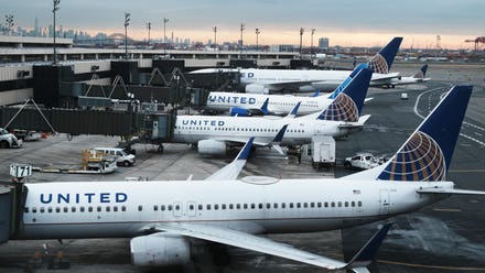 United Airlines nâng điểm dừng mặt đất trên toàn quốc sau sự cố thiết bị