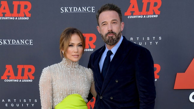 Ben Affleck và Jennifer Lopez muốn 64 triệu đô cho biệt thự Beverly Hills của họ: nó có đáng giá không?