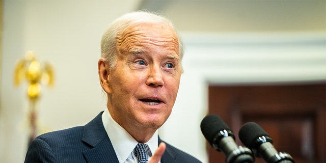 Biden có kế hoạch yêu cầu Quốc hội tài trợ để phát triển vắc xin ngừa Covid mới, có thể yêu cầu tất cả mọi người phải tiêm vắc xin