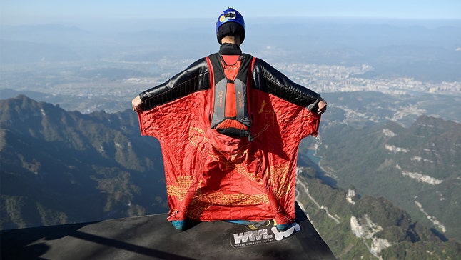 Vận động viên nhảy dù Wingsuit rơi chết trong một tai nạn kinh hoàng ở Colorado