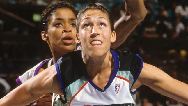 Người dân ở New York đã đánh bóng Rebecca Lobo về Albany