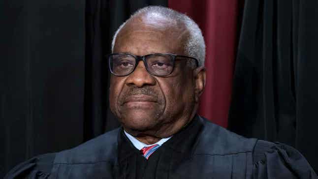 Clarence Thomas bình luận về "khó chịu" của các nhà phê bình, nói rằng DC là một nơi xa xôi '