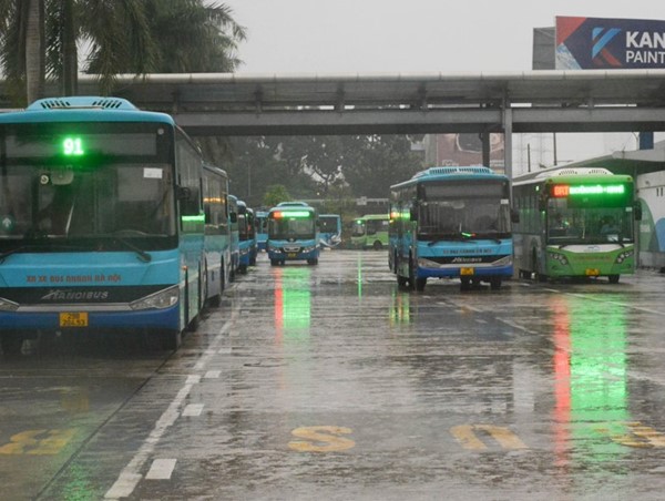 Hà Nội: tạm dừng hoạt động phục vụ hành khách bằng xe buýt