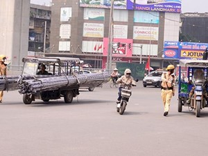 Tuyên truyền, xử lý xe ba bánh tự chế gây mất an toàn giao thông: cần sự chung tay