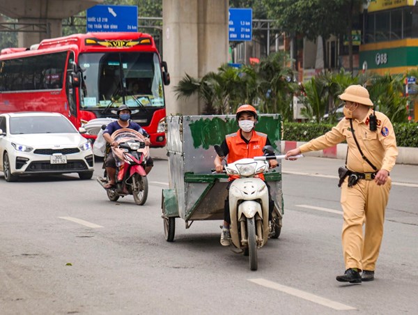 Ra quân xử lý hàng loạt xe tự chế