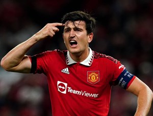 Harry Maguire bị tước băng đội trưởng tại Man Utd