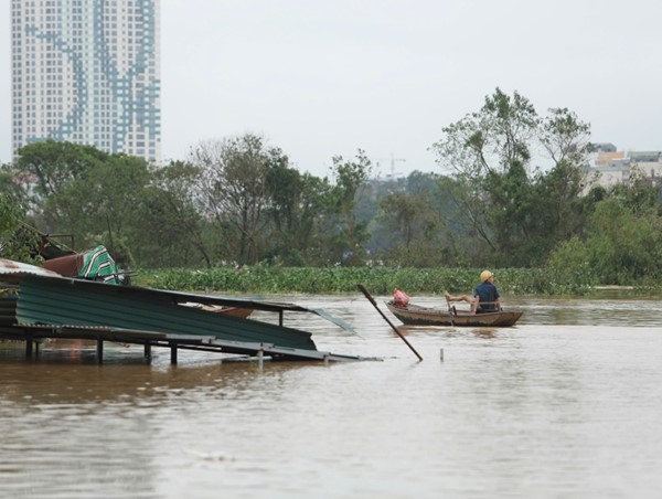 Đề xuất cấm phương tiện thủy nội địa hoạt động trên các sông, suối tại Hà Nội