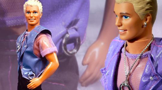 Bạn trai Ken của Barbie tình cờ trở thành biểu tượng đồng tính như thế nào