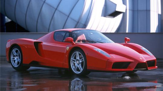 Enzo Ferrari hoạt động như thế nào