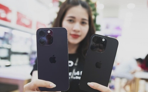 "Gió đổi chiều" trong cuộc chiến giá rẻ, khách Việt mua điện thoại iPhone, Samsung đang hưởng lợi