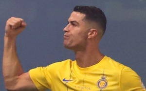 Ronaldo ghi cú đúp, Al Nassr thắng nghẹt thở trước Al Ahli