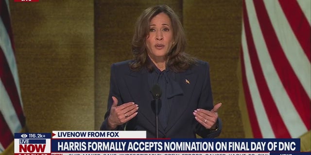 Kamala Harris phát biểu ở DNC