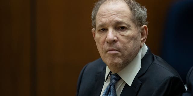 Bản án hiếp dâm năm 2020 của Harvey Weinstein bị bãi bỏ bởi tòa án kháng án New York