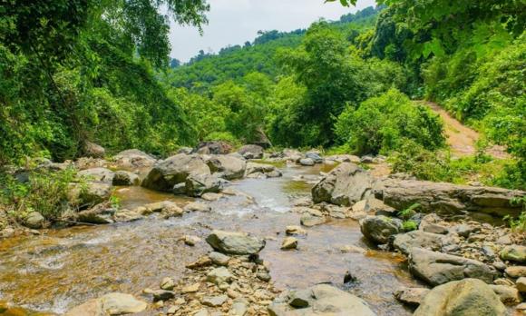 Hà Nội có suối 'chữa lành' cách trung tâm thủ đô 30km, khách thỏa thích tận hưởng và trải nghiệm chỉ hết 100.000 đồng