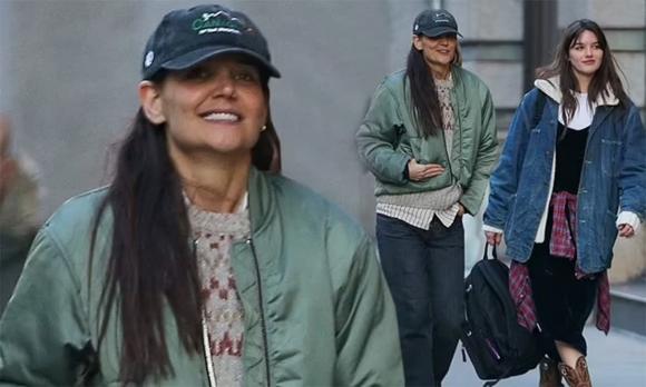 Mẹ con Katie Holmes - Suri bị chê như kẻ hành khất trên phố chỉ vì gu ăn mặc kỳ lạ