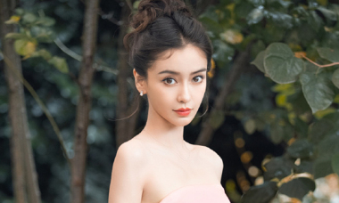 Angelababy khốn đốn vì xem show của Lisa ở bar thoát y