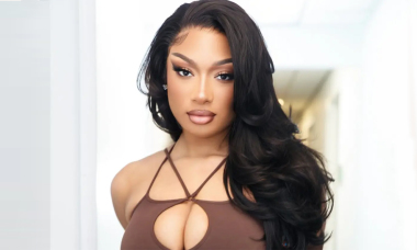 Nữ rapper Megan Thee Stallion bị kiện vì quan hệ tình dục trước mặt nhân viên