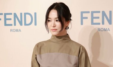 Song Hye Kyo gây chú ý khi dự sự kiện ở Hong Kong