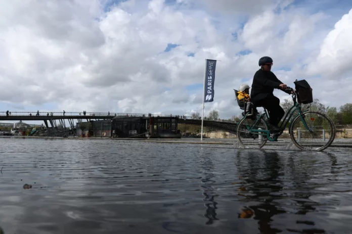 Olympic Paris: Ô nhiễm sông Seine có thể hủy bỏ môn bơi lội