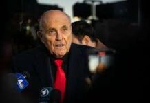 Rudy Giuliani tuyên bố bỏ phá sản