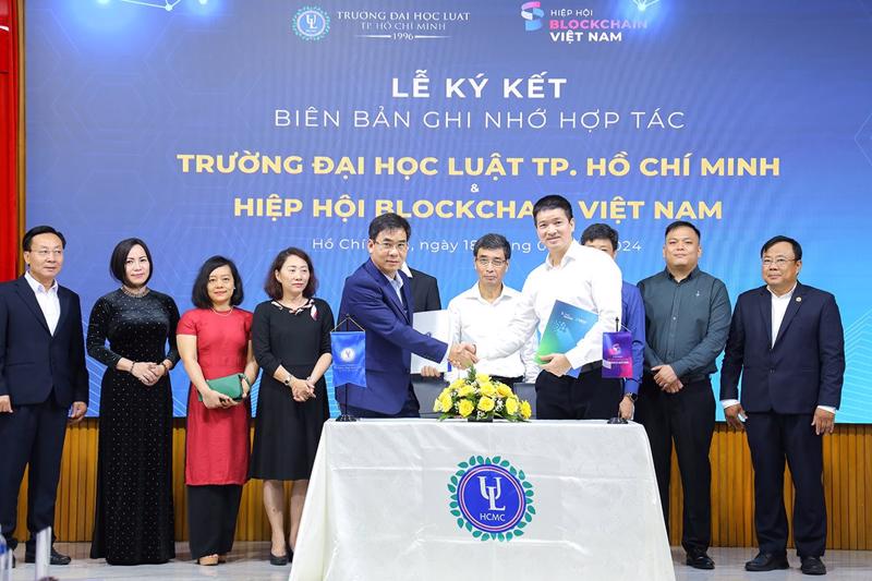 Ứng dụng AI và Blockchain trong ngành luật, nghiên cứu khoa học