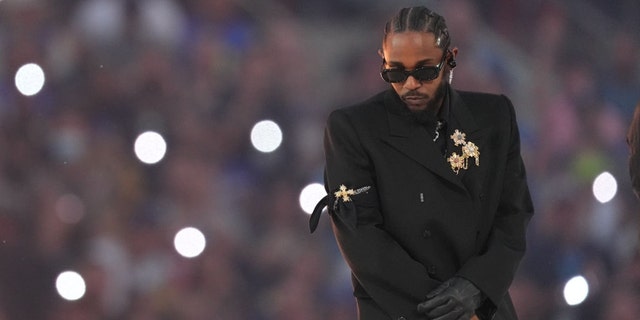 Truyền thuyết Hip-Hop Kendrick Lamar đến đỉnh Super Bowl 2025