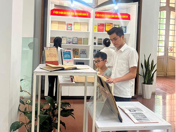 Historical exhibition opens at Hà Nội Library