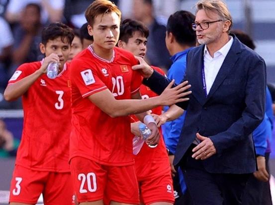 Vietnamese football prepares for transition and new challenges in 2024