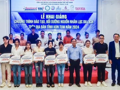 HCM City offers free training of tourism human resources for Kon Tum