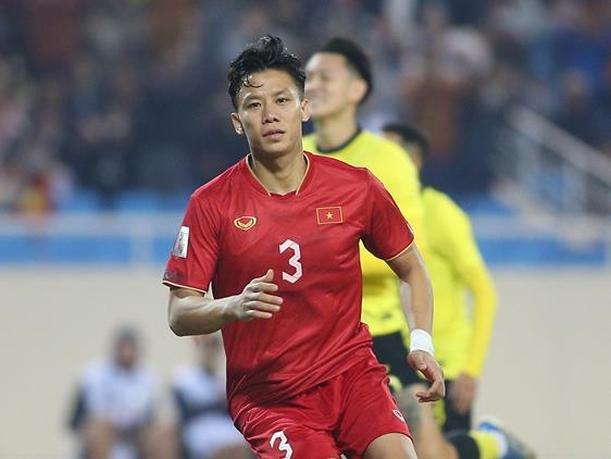 Vietnamese national team bolstered by returning stars Quế Ngọc Hải and Phan Văn Đức ahead of friendly matches