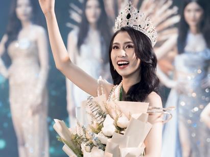 Foreign Trade student becomes 1st Miss Tourism Ambassador Việt Nam