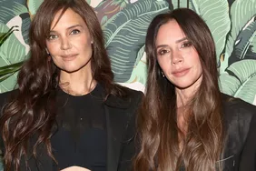 Victoria Beckham và Katie Holmes đi chơi ở New York để ra mắt Victoria Beckham x Breitling