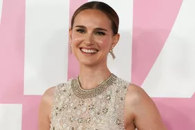 Natalie Portman ở Tokyo cho Dior, với Julia Louis-Dreyfus và Seth Meyers, Pink, Meghan Trainer và nhiều hơn nữa