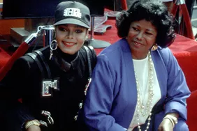 Janet Jackson ăn mừng sinh nhật thứ 94 của mẹ Katherine. Ngày sinh nhật: '