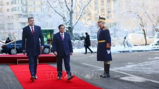 Romanian PM chairs welcome ceremony for Vietnamese counterpart in Bucharest