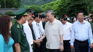 President To Lam pays tribute to late leader in Cao Bang province