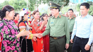 Deputy Minister Le Quoc Hung attends Great National Solidarity Festival in Lai Chau