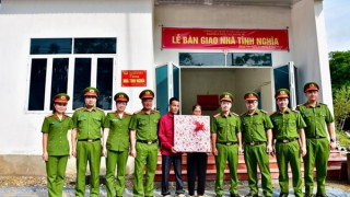 Tuyen Quang police build compassion house for poor family