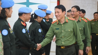 Deputy Minister Luong Tam Quang visits Vietnamese peacekeepers in UNMISS