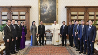 Vietnamese President visits the Vatican, meets with Pope Francis, Cardinal Pietro Parol