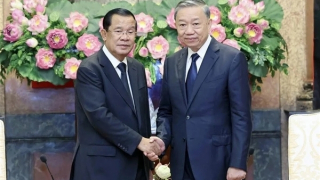 President of Cambodian People’s Party congratulates Party General Secretary, State President To Lam