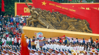 Impressive images of grand military parade for Dien Bien Phu Victory celebration