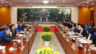 Vietnam, US further promote financial cooperation