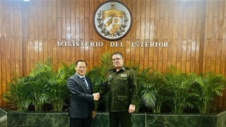 Deputy Minister Nguyen Van Long visits Cuba