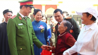 Deputy Minister Nguyen Duy Ngoc joins "Great National Solidarity" Festival in Ha Nam