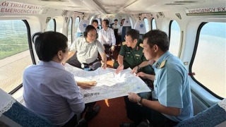 PM inspects dykes in Mekong Delta