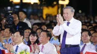 Top leader attends special artistic programme honouring President Ho Chi Minh's testament