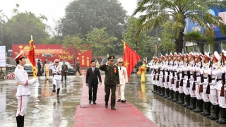 Nghe An police receive title “Hero of the People's Armed Forces”